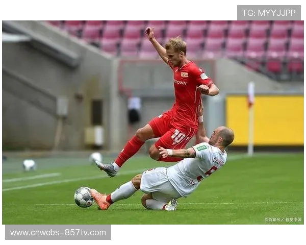 柏林联合2-0轻取圣保利，队长布尔克头球破门先拔头筹