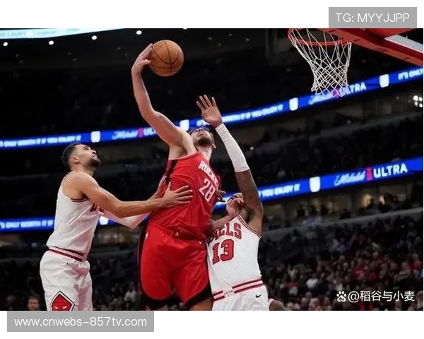 火箭篮板保护不力，内线处于劣势